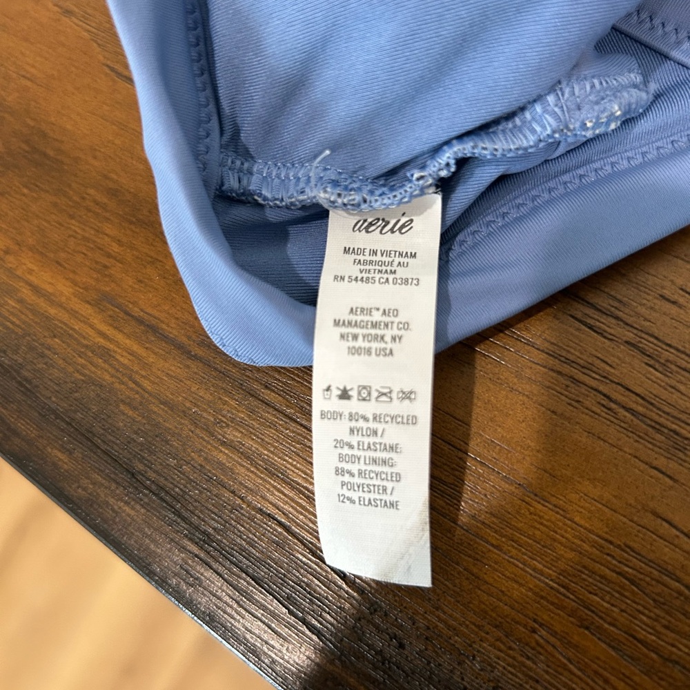 aerie Blue Floral swim top in Soft Periwinkle Trim - Picture 3 of 3